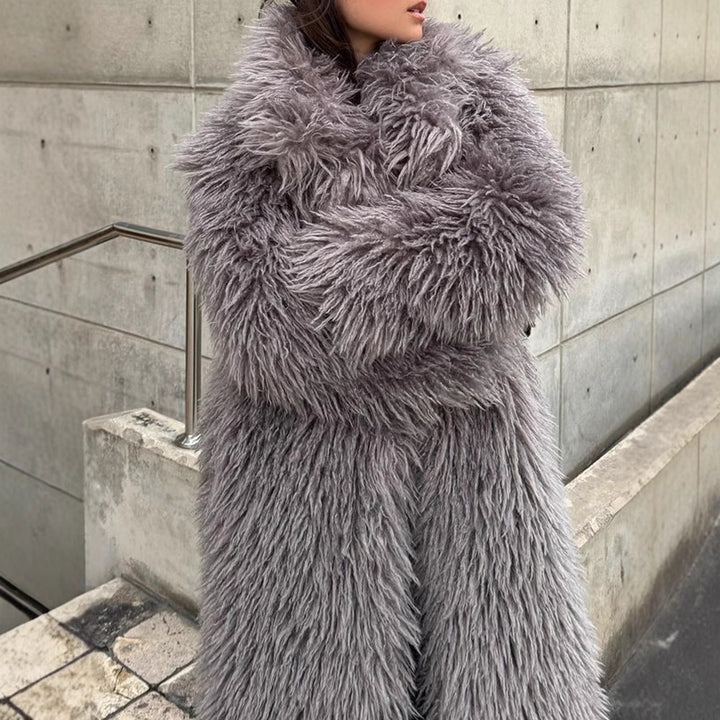 Long faux fur coat for women with a soft texture and an oversized fit Lune London