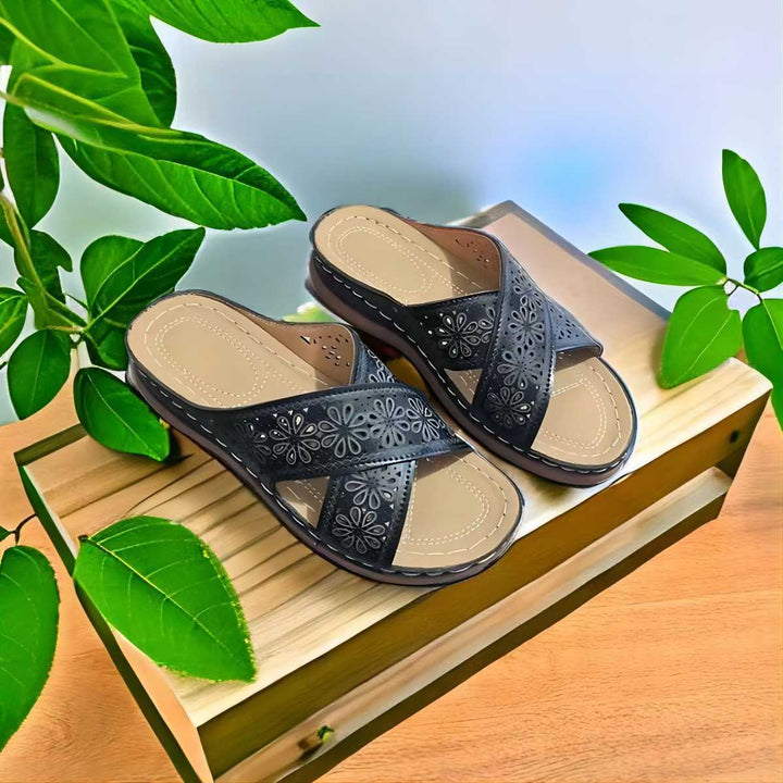 Chic and stylish comfort sandals with floral appliqués for women