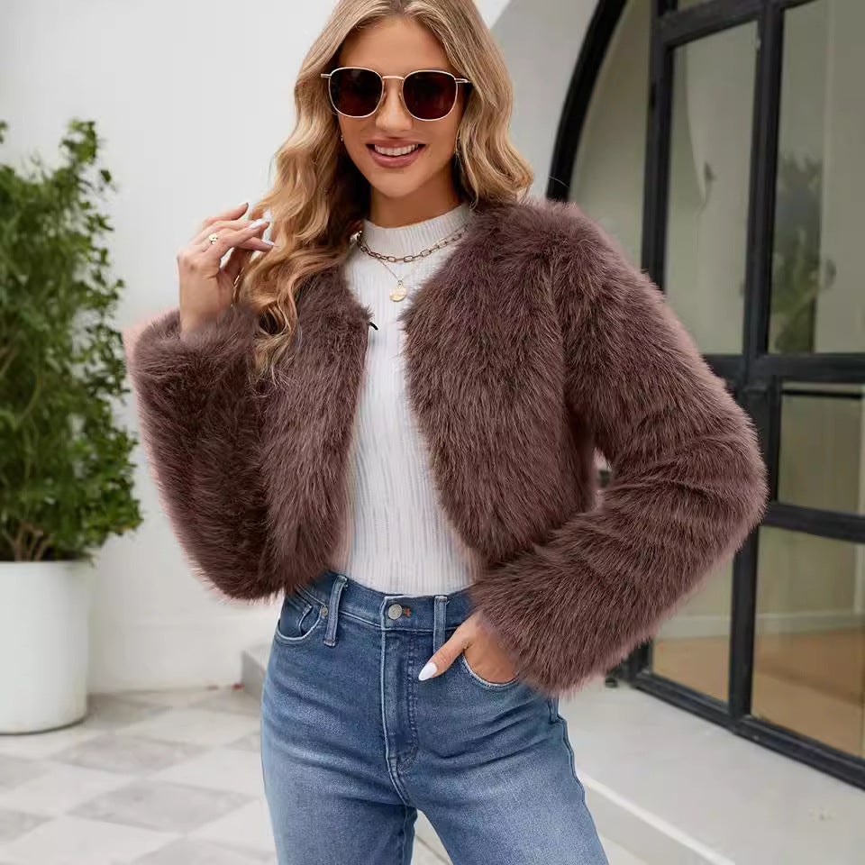 Ladies Elegant and Cozy Short Faux Fur Jacket Lune London