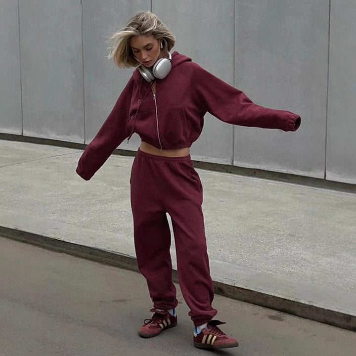 Women's sporty hoodie set with high collar and comfortable pants Lune London