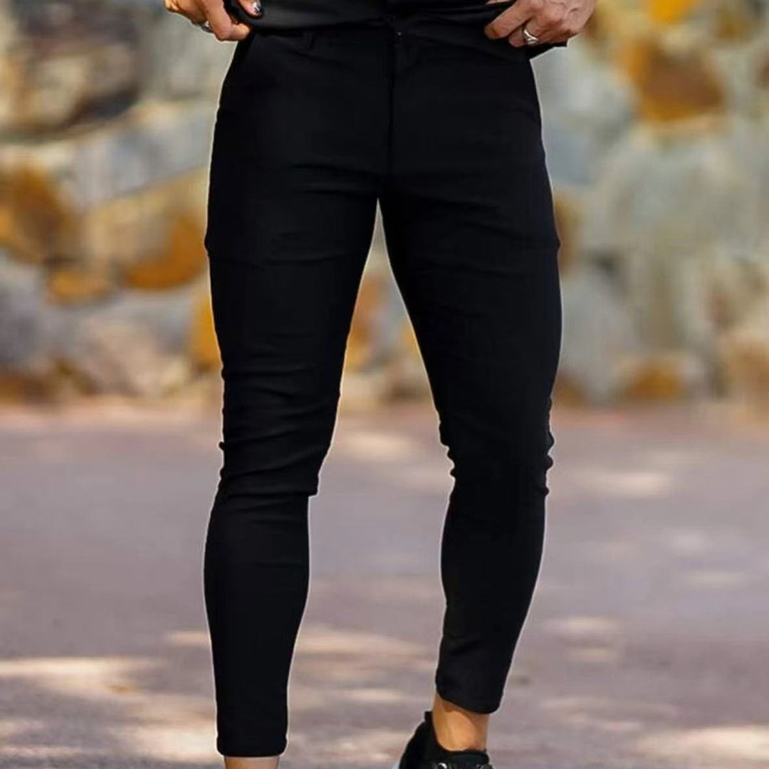 Elegant and comfortable slim fit pants for men with elastic waist and functional pockets Lune London