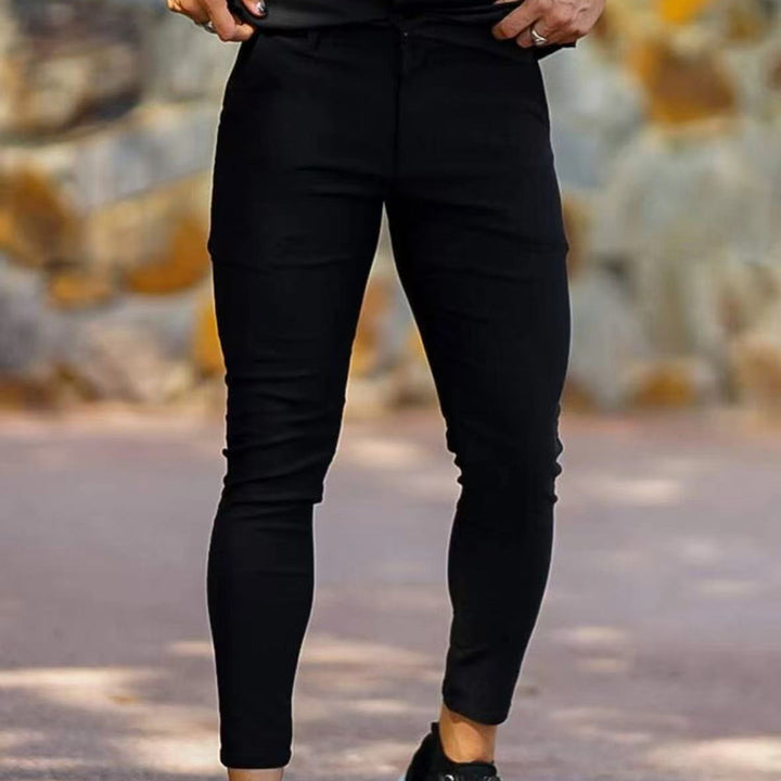 Elegant and comfortable slim fit pants for men with elastic waist and functional pockets Lune London