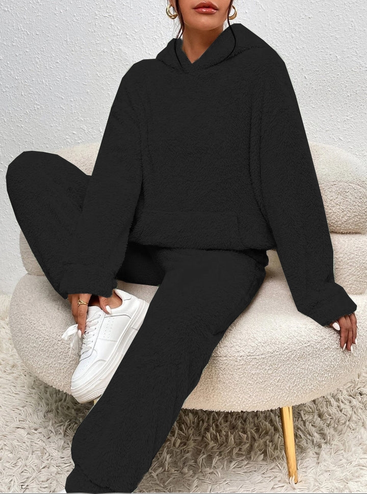 Women's fleece loungewear set with hood and pockets Lune London