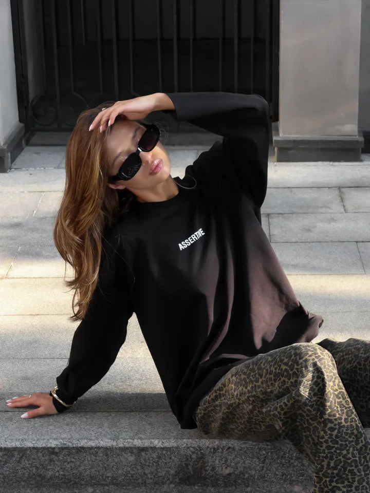 Casual women's sweatshirt with modern inscription and oversized fit Lune London