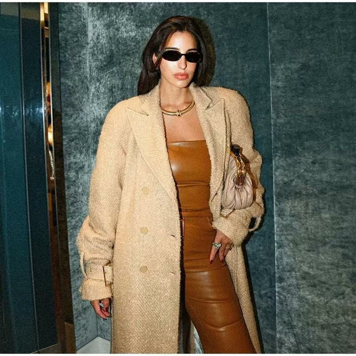 Elegant wool coat for women with belt detail Lune London
