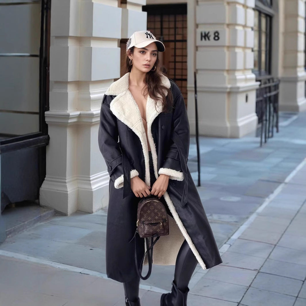 Ladies long coat with faux fur collar and double row of buttons Lune London