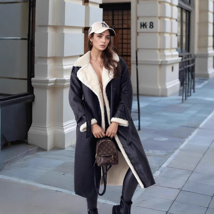 Ladies long coat with faux fur collar and double row of buttons Lune London