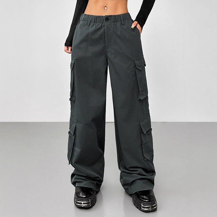 Pantalons larges cargo pour femmes avec taille élastique et poches pratiques Chic & Stil