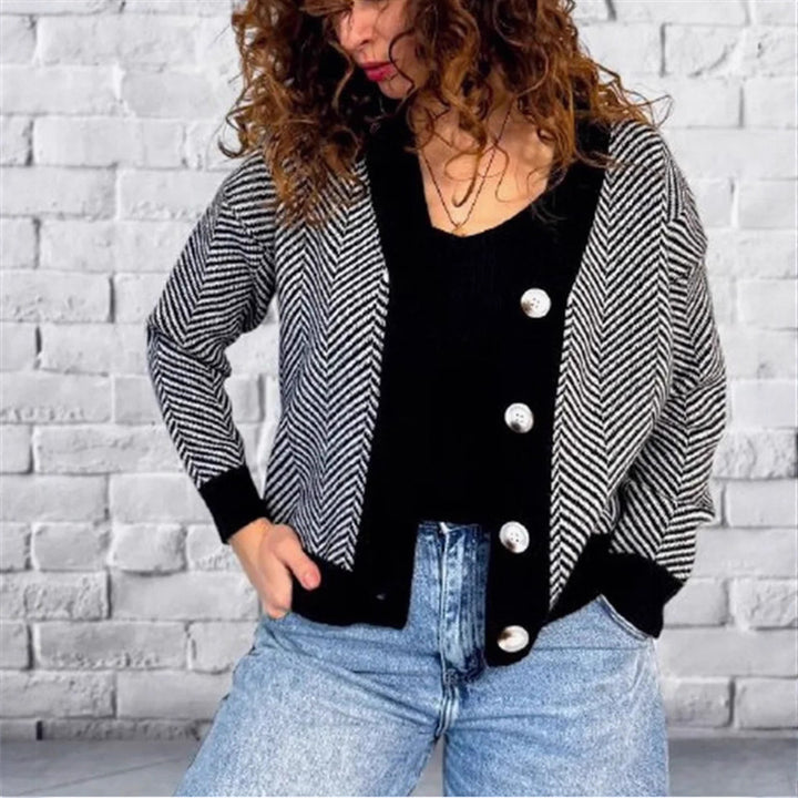 Trendy women's jacket with herringbone pattern and buttons Lune London