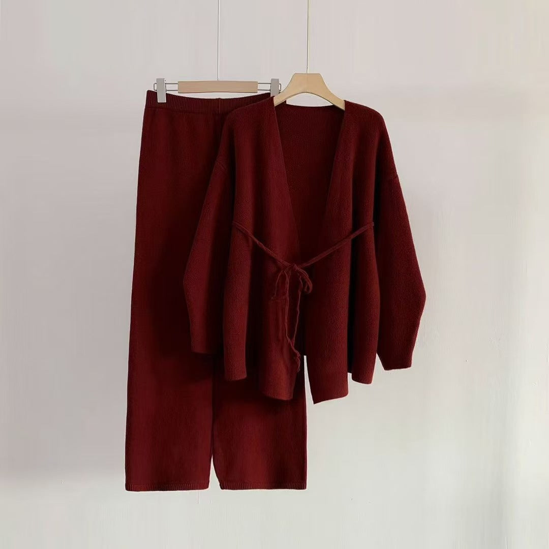 Haut drapé élégant pour femme avec une coupe ample et un pantalon assorti Chic & Stil