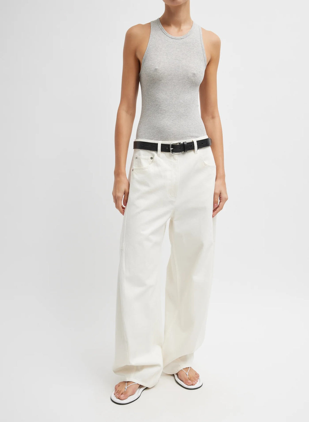 Wide jeans for women with a high waist and a relaxed fit Lune London