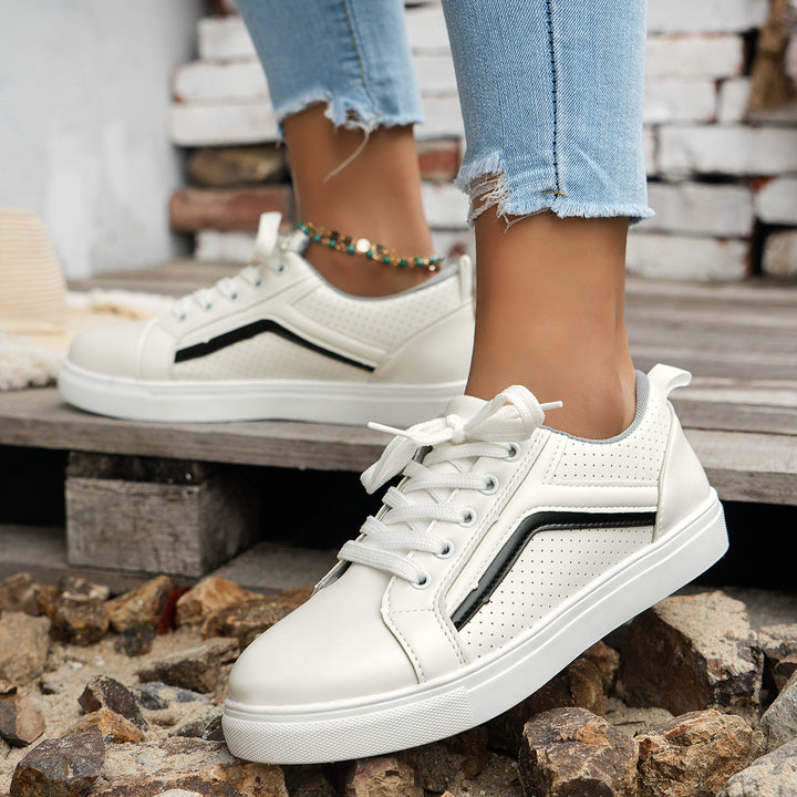 Fashion sneakers for women with perforated surface and flexible sole Lune London