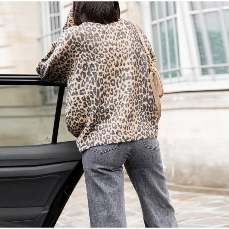 Trendy cardigan for women with animal print Lune London