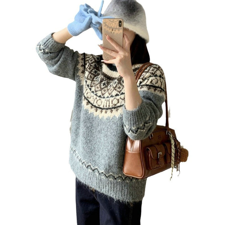Chunky knit sweater for women with contemporary Norwegian patterns Lune London