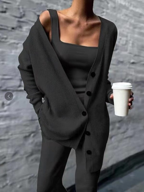 Women’s knitted jacket with a relaxed fit and practical pockets Lune London