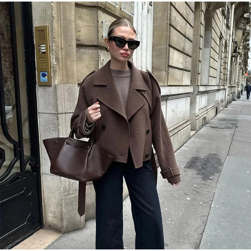 Elegant trench coat for women with adjustable belt and stylish buttons Lune London