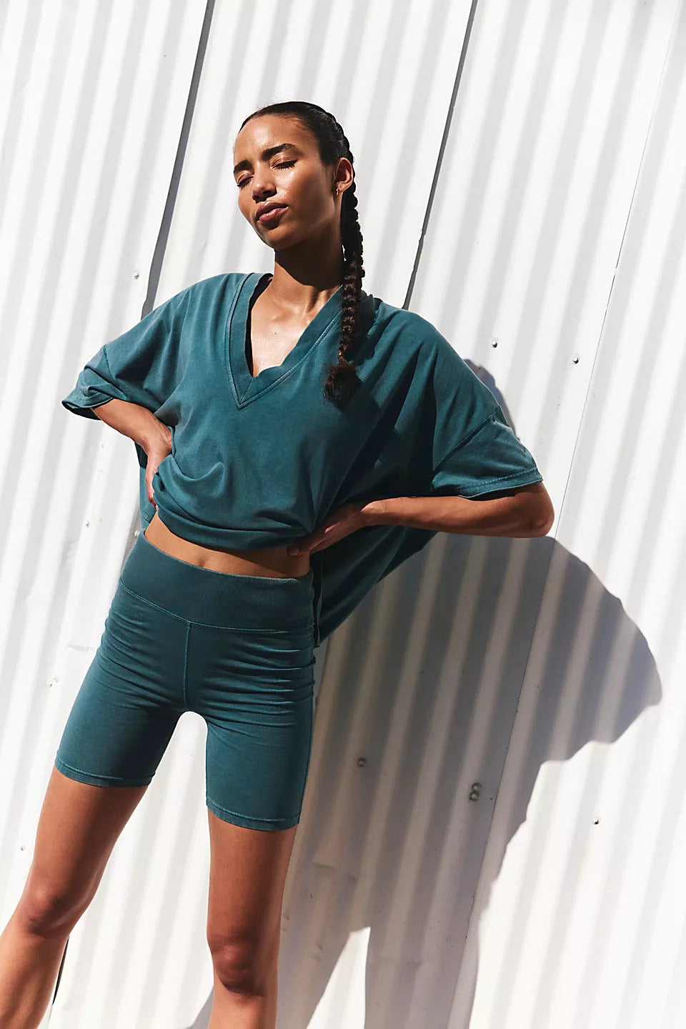 Women's comfortable sports loungewear set with oversized top and shorts Chic & Stil