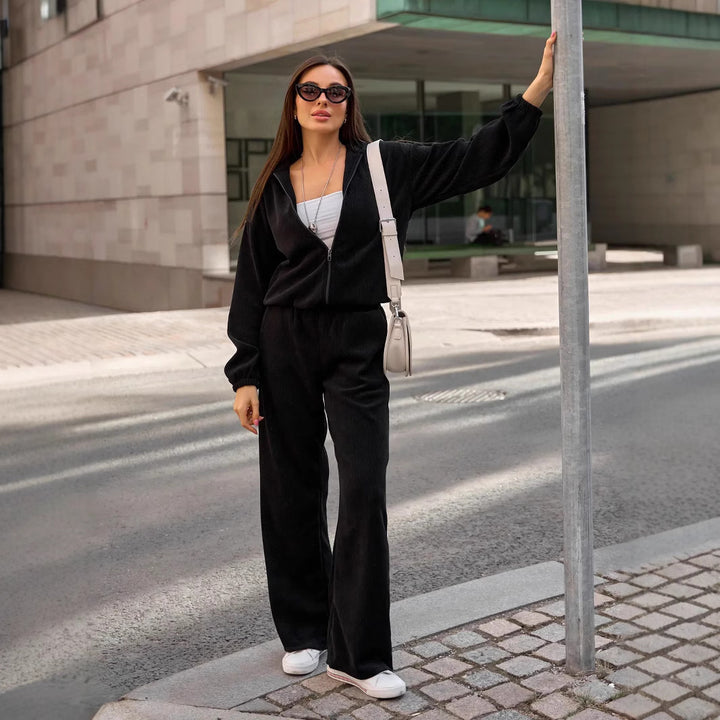Cropped sweatshirt jacket for women with high collar and elastic waist Lune London