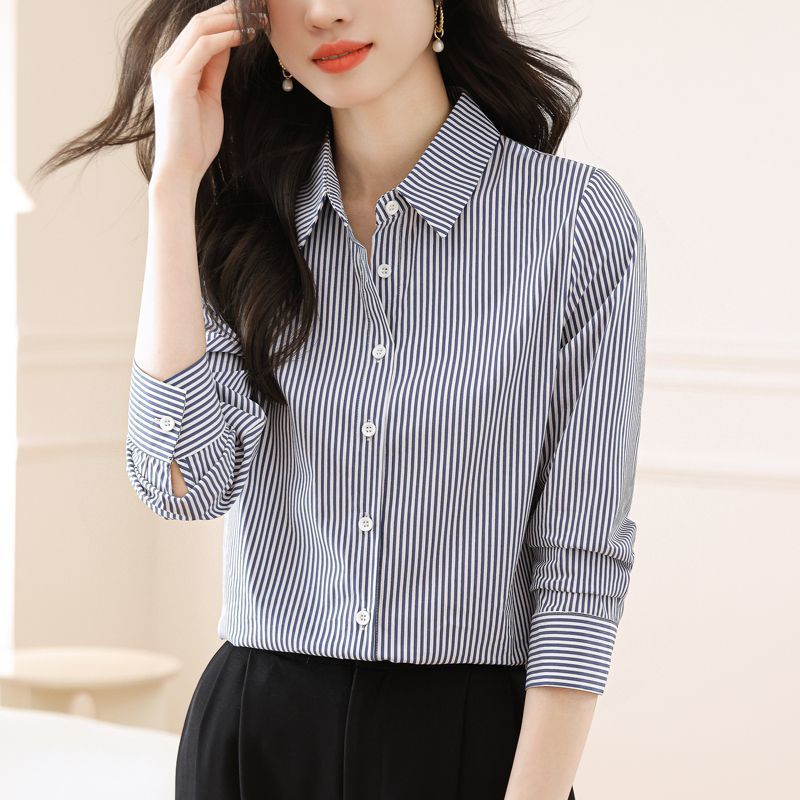 Chemisier rayé pour femmes avec col élégant Chic & Stil