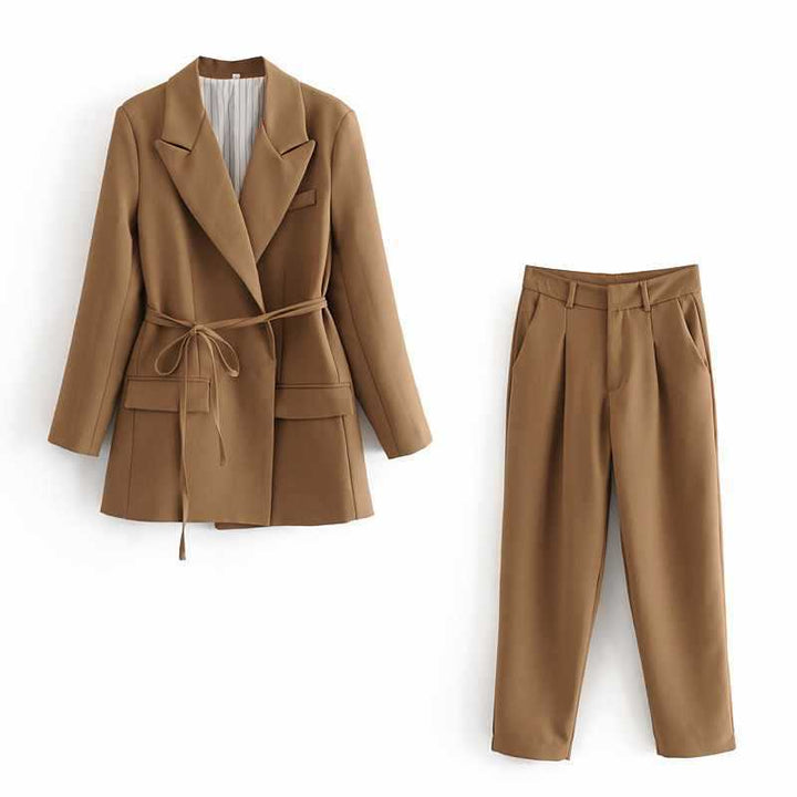 Elegant blazer jacket for women with a belt at the waist and practical pockets Lune London