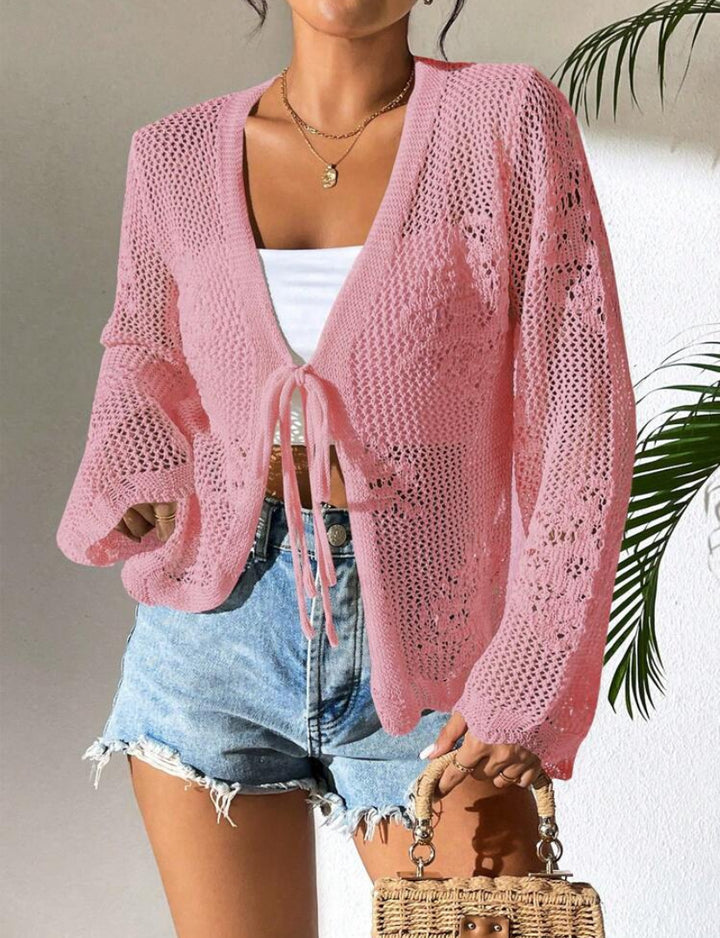 Cardigan pour femmes avec une structure en crochet aérienne et fermeture à lien Chic & Stil