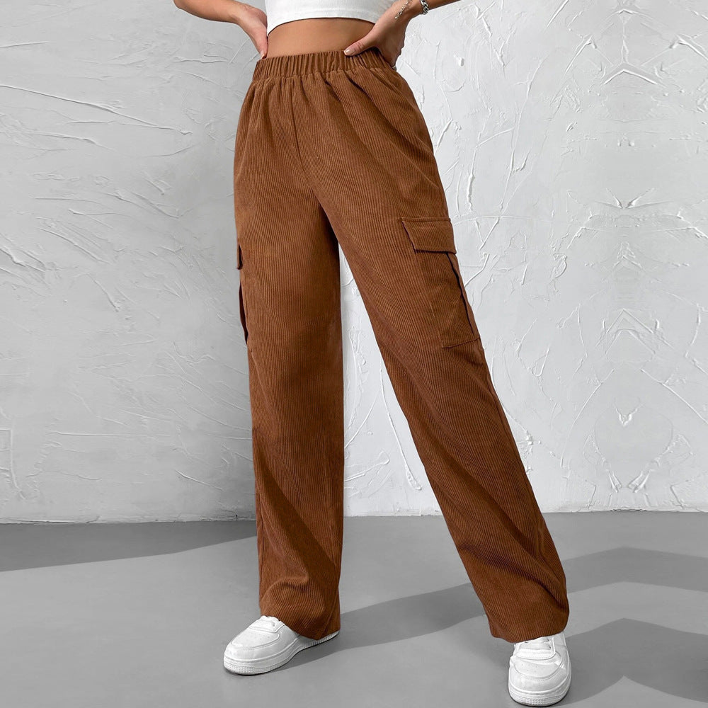 Pantalons cargo pour femmes en velours avec taille élastique et poches latérales pratiques Chic & Stil