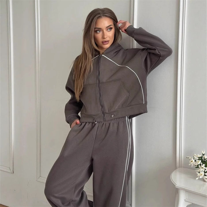 Chic and stylish women's hooded jacket and sweatpants set with side stripes