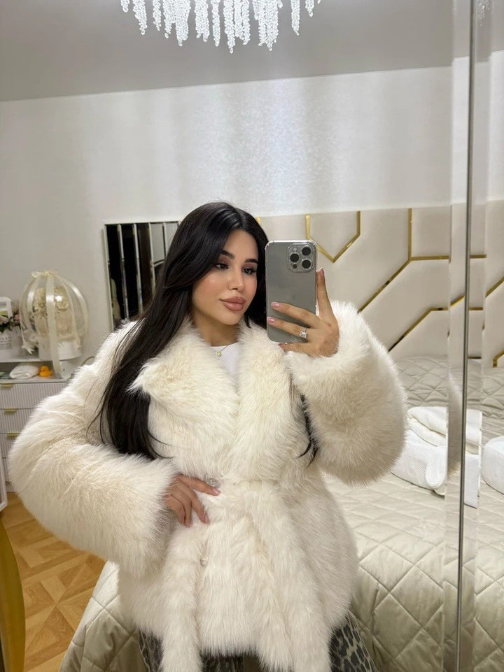 Ladies fashion oversized fur coat Chic und Style