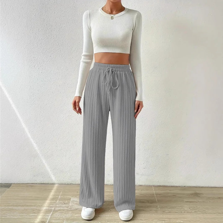 Loose knit pants for women with elastic waistband and trendy longitudinal structure Lune London