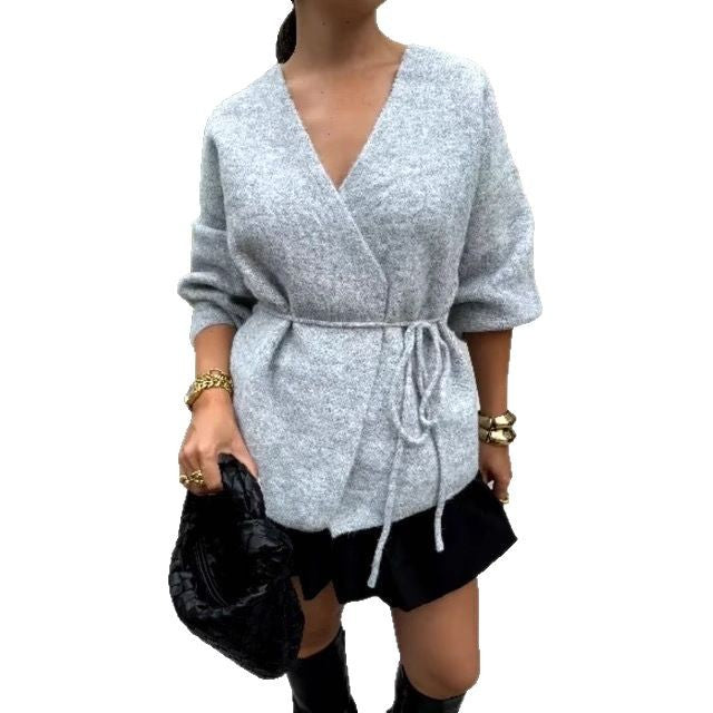 Chic and Stylish Women's Tie Sweater with Fit and Stylish Details