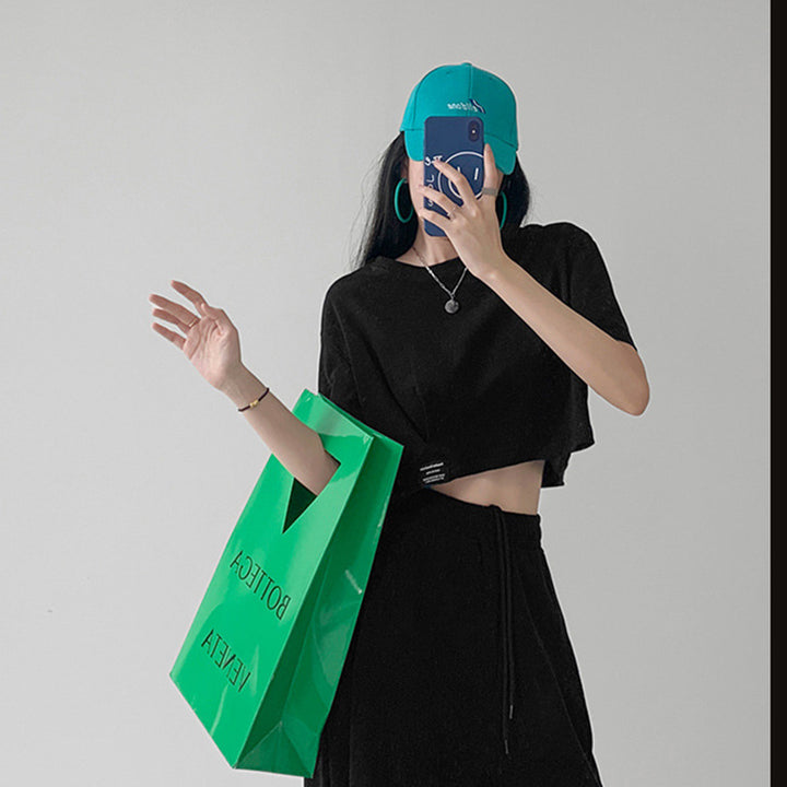Women's Cropped T-Shirt with a casual cut and modern details
