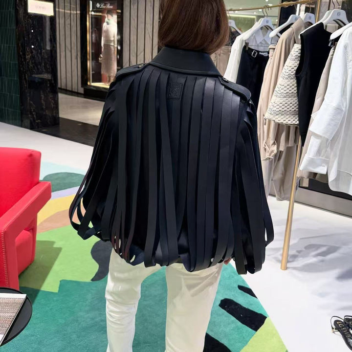 Veste de navigation brillante pour femmes avec des détails frangés et une ceinture pratique Chic & Stil