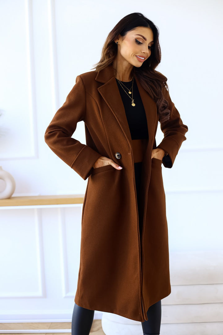 Elegant wool coat for women with classic lapels and timeless design Lune London