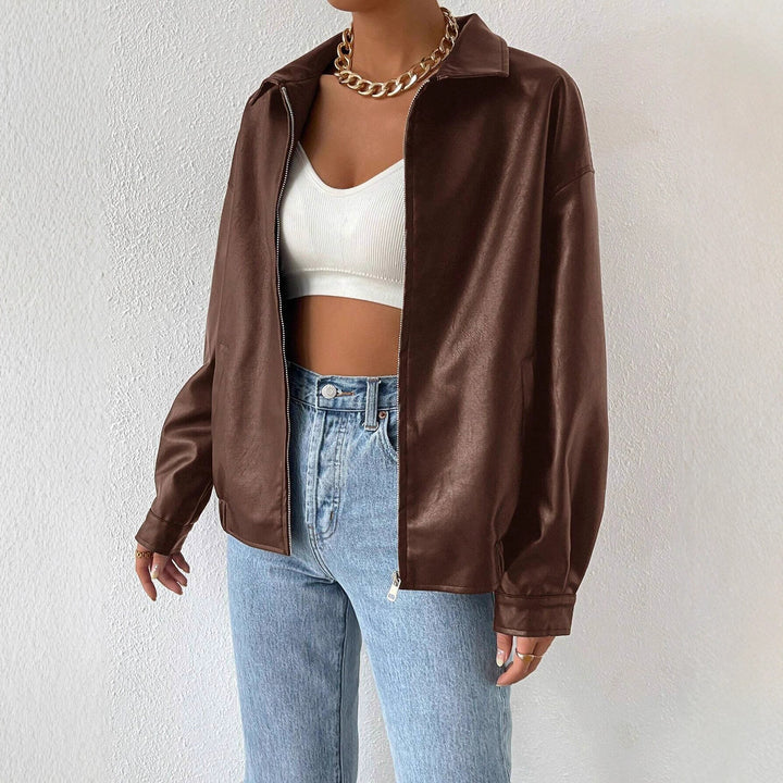 Casual faux leather jacket for women with a modern cut and a zipper Lune London