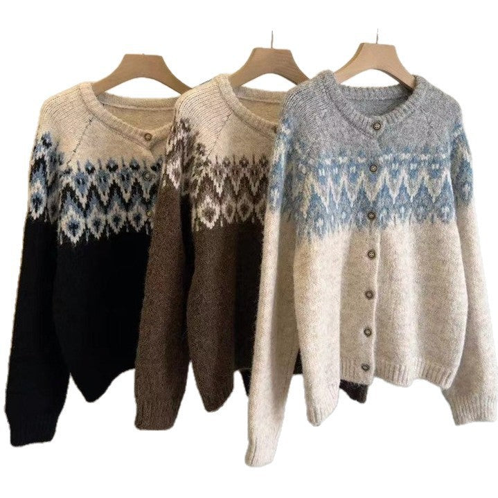 Ladies chunky knit cardigan with geometric Fair-Isle pattern and elegant button placket Lune London