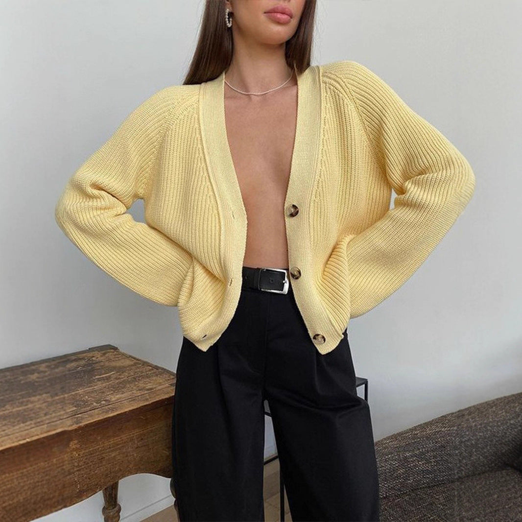 Women's knit jacket with large V-neck and button closure Lune London