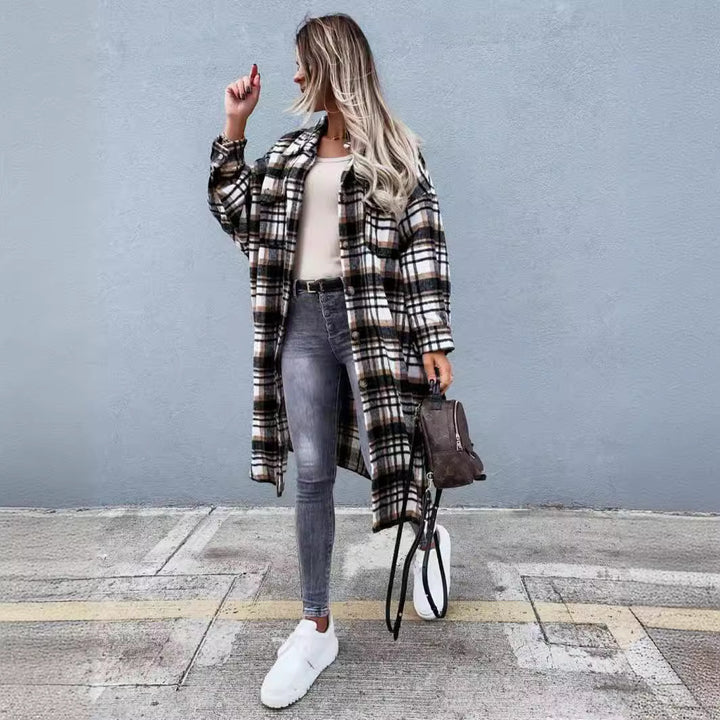 Oversized checkered jacket for women in a casual chic style