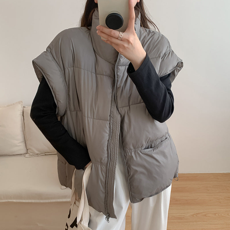 Short quilted jacket for women with a modern cut and practical pockets Lune London