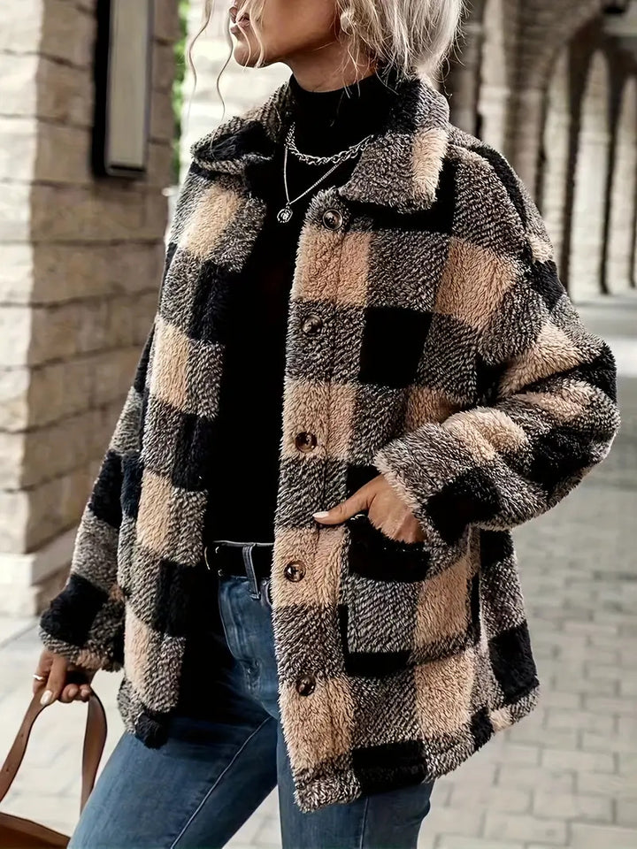 Ladies Comfortable Checked Fleece Jacket in Casual Chic Style