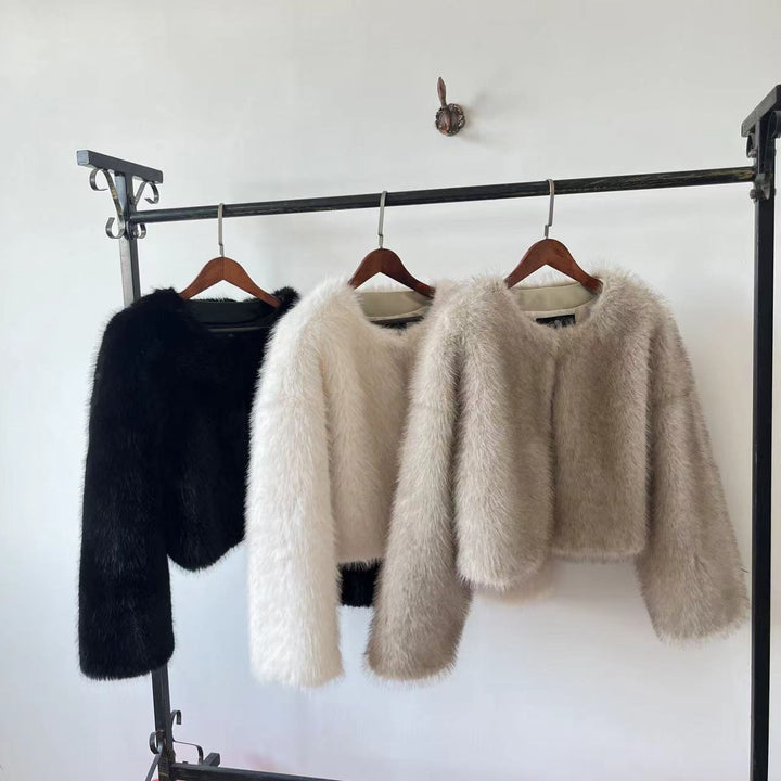 Ladies Fluffy Fleece Jacket with Loose Fit and Voluminous Sleeves Lune London