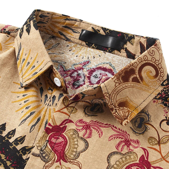 Short sleeve shirt for men with elaborate background print and classic collar Lune London