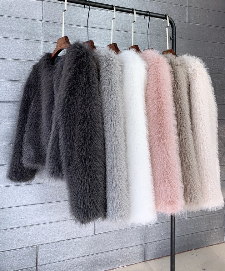 Lune London | Elegant Short Coat Made Of Faux Fur