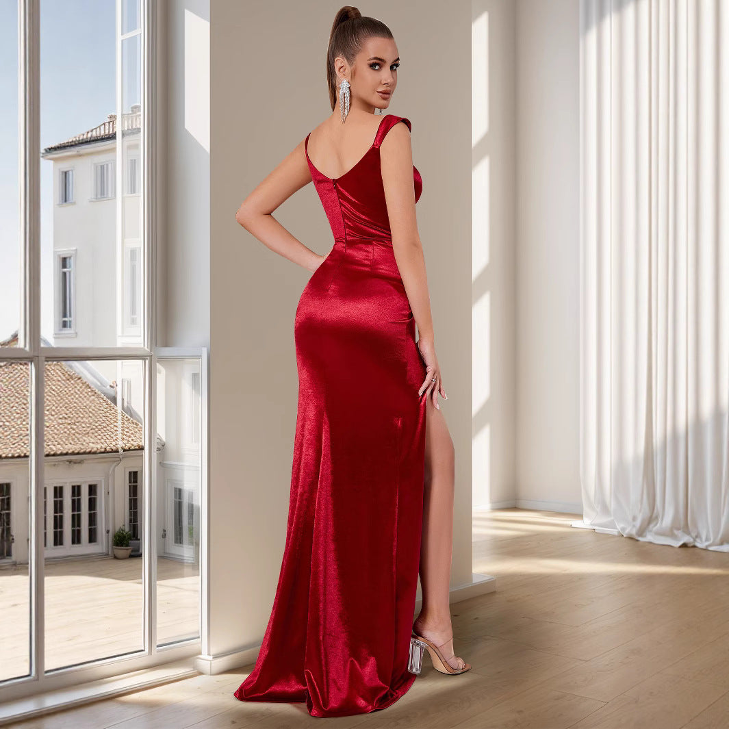 Robe de soirée flatteuse pour les femmes avec décolleté en cœur et drapés subtils Chic & Stil