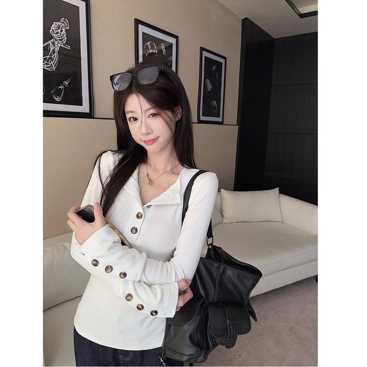 Ladies long sleeve shirt with decorative button details Chic & Stil