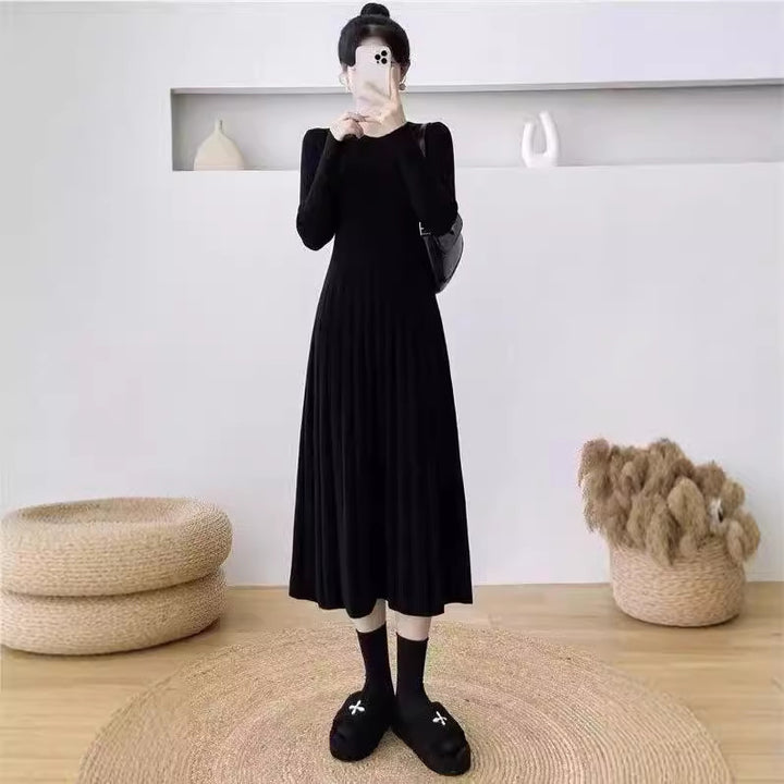 Knitted dress for women with pleated design and elegant sleeves Lune London