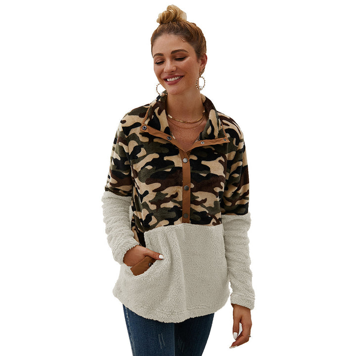 Warm fleece jacket for women with a camouflage design and high collar Lune London