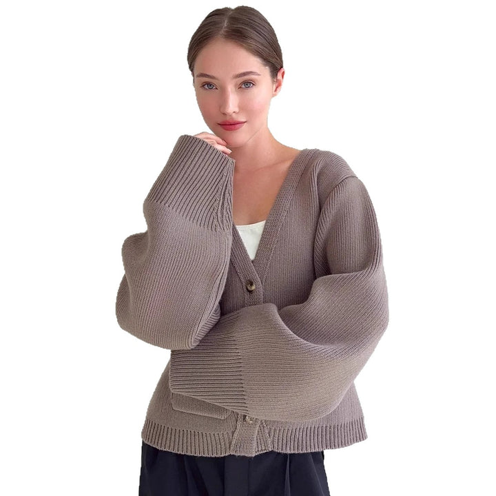Ladies cardigan with wide sleeves and practical pockets Lune London