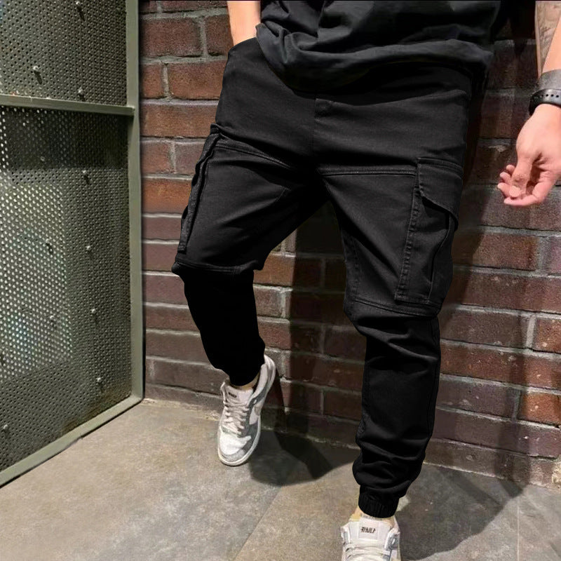 Casual cargo pants for men with practical pockets and sporty fit Lune London