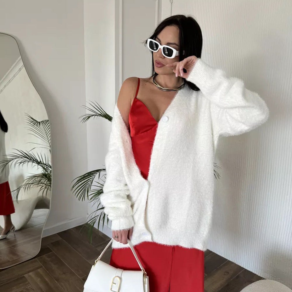 Cardigan pour femmes confortable avec col en V et manches douces Chic & Stil