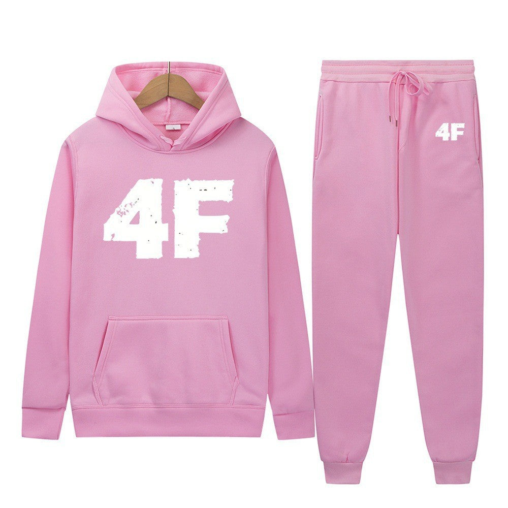 Women’s hoodie and joggers set with sporty comfort Chic & Stil